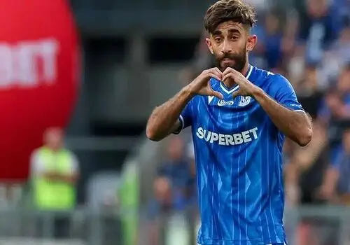 حمله سردار دورسون به وحید هاشمیان: تو اول ببین سرمربی پرسپولیس می مانی بعد...
