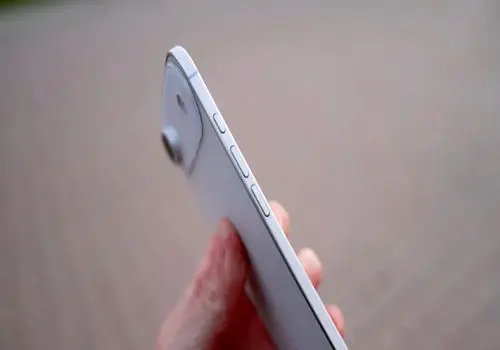 ظاهر شارژر  Pixel Watch 4 کاربران را شوکه کرد+ تصاویر