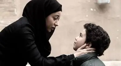 استایل «دور از ترند» روشنک گرامی: بازیگر سریال گمشدگان ،قوانین مد را در جشنواره فیلم شهر شکست!