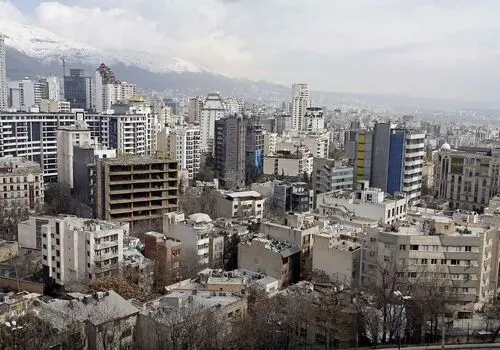 سبد زندگی خالی شد/ ۹۰ درصد درآمد صرف بقا در بازار مسکن و غذا