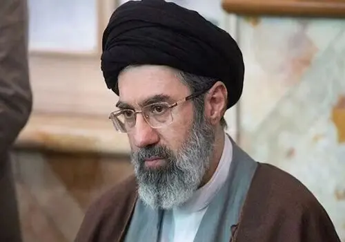 رهبر انقلاب: در میانه جنگ از پرداختن به نقاط ضعف به طور جدی خودداری کنید