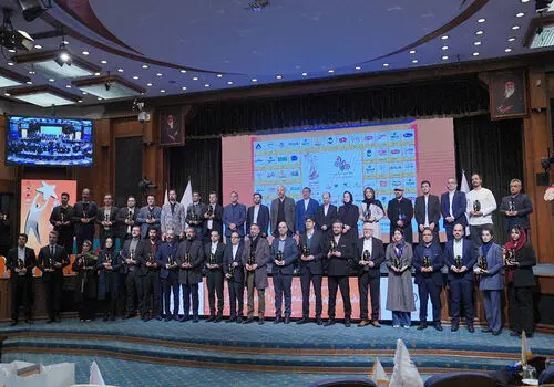 بازدید مدیرعامل بانک ملی ایران از واحدهای صنعتی آسیب‌دیده در تبریز/ تاکید نجارزاده بر حمایت از بازسازی واحدهای تولیدی خسارت‌دیده