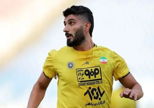 خداحافظی احساسی مربی استقلال با هواداران
