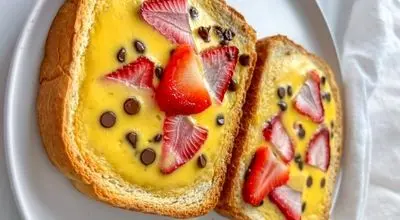 ترکیب ساده اما شگفت‌انگیز؛ نان تست با کاستارد ماست فقط با ۴ قلم مواد