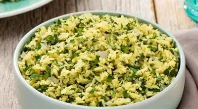 طرز تهیه والک پلو، خوش‌عطرترین غذای بهاری 