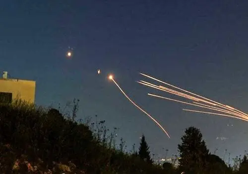 لحظاتی از پرتاب موشک های ایرانی از شهرهای مختلف کشور + فیلم