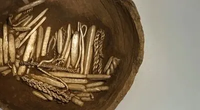 خوش شانسی این مرد در پیدا کردن گنج در حیاط خانه اش