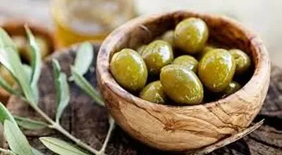  چرا زیتون پرورده باید در رژیم غذایی زنان باشد؟ بررسی ۸ خاصیت مهم