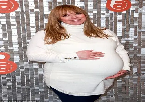 بعد از دو دهه درد و شکست؛ لیز مک‌کلارنون بالاخره مادر شد!