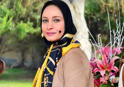 ژست مریم کاویانی با گل‌های بهاری: عکسی متفاوت از بازیگر سینما و تلویزیون!