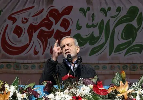 حضور پزشکیان در مترو/ رئیس‌جمهور: توسعه حمل‌ونقل عمومی، اولویت جدی دولت است