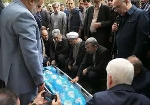 عکس وایرال شده از محمود احمدی نژاد در حال دوچرخه سواری با تیپ اسپرت