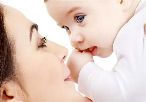 چگونه به فرزند خود کمک کنیم تا افکار ترسناک را مدیریت کند؟