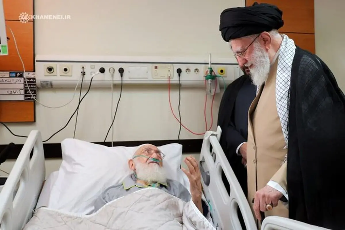 عیادت رهبر انقلاب از آیتالله نوری همدانی