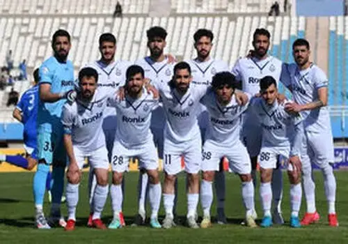 مدال قهرمانی استقلال بر گردن داور، سوژه ملوانی‌ها شد