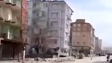  تصویری از فروریختن خانه ای در استانبول+ فیلم
