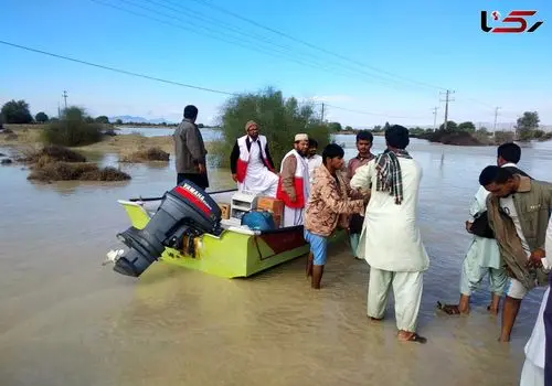 
امدادرسانی به 19 هزار سیل‌زده در سیستان و بلوچستان؛ امدادرسانی و توزیع اقلام به صورت زمینی و هوایی ادامه دارد