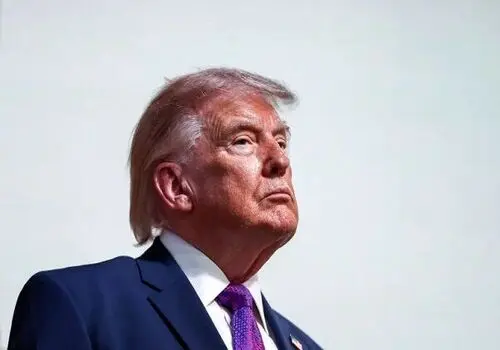 ترامپ: تنگه هرمز تا جمعه کاملاً باز می‌شود