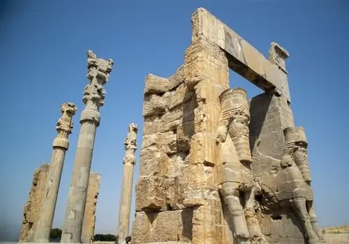 فرود اضطراری در مسیر بروکسل به لندن/ هواپیمای حامل وزیر دفاع آمریکا اعلام خطر کرد