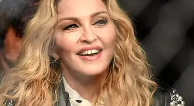 پای عروسک لبوبو به جشن تولد مدونای ۶۷ ساله باز شد+ تصاویر