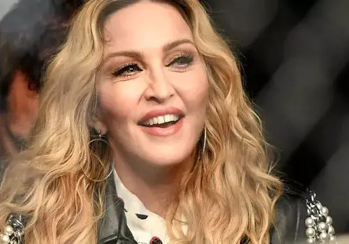 پای عروسک لبوبو به جشن تولد مدونای ۶۷ ساله باز شد+ تصاویر