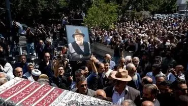 حرکت متفاوت هنرمندان در مراسم خاکسپاری اکبر عبدی خبرساز شد + فیلم