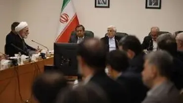 عارف: فرماندهی رهبر انقلاب و وفاداری پزشکیان به نظام بی‌نظیر است
