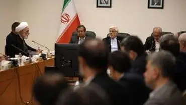 عارف: فرماندهی رهبر انقلاب و وفاداری پزشکیان به نظام بی‌نظیر است
