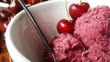 عصرونه: طعم دلپذیر تابستان؛ طرز تهیه بستنی آلبالوی خانگی بدون نیاز به دستگاه