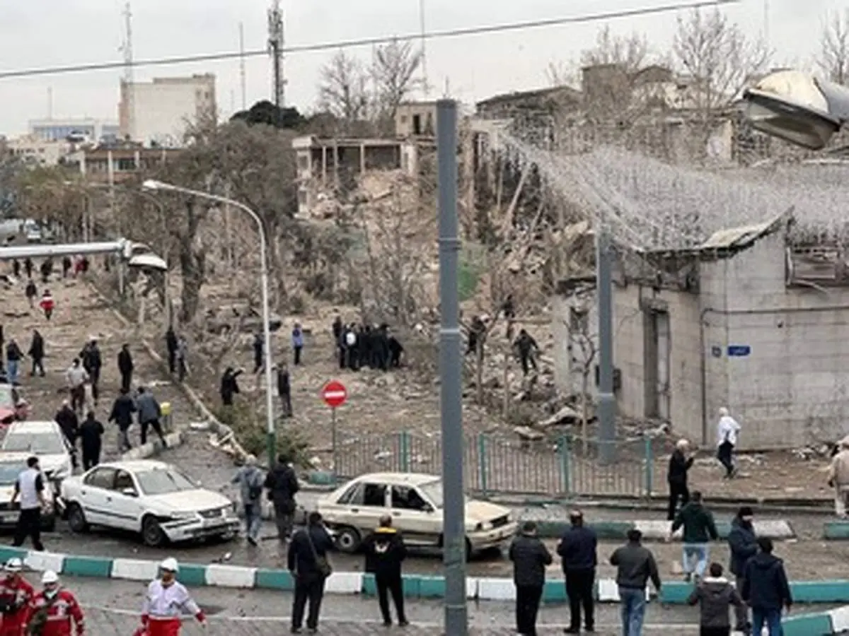 وضعیت  بحرانی ساختمان ها و خودروهای مردم در حمله به میدان شهدا + عکس
