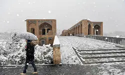 برف در اصفهان ۳۵ زخمی به جای گذاشت+ عکس و گزارش