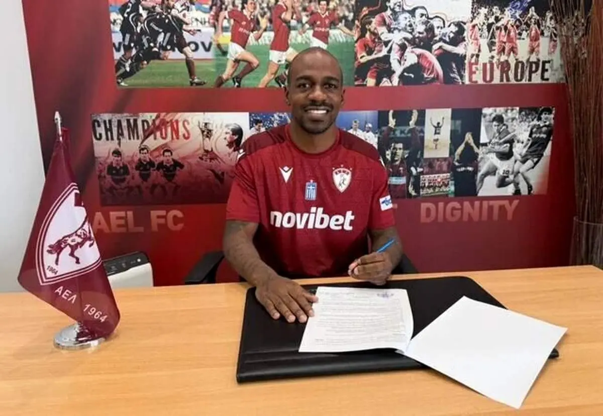 ستاره ناکام استقلال در لیگ یونان؛ عضو جدید از زرشکی‌ها