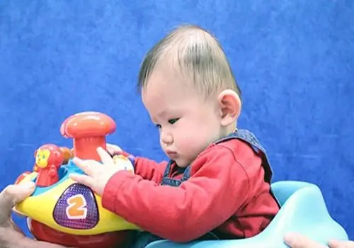 نجات معجزه‌آسای نوزاد از مرگ! +ویدیو