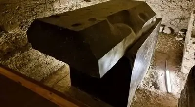 مهندسی شگفت‌انگیز مصر باستان در طراحی تابوت ۱۰۰ هزار کیلوگرمی گاو مقدس + تصاویر