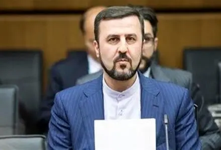 واکنش غریب‌آبادی به بیانیه فرانسه و انگلیس درباره تنگه هرمز: این تنگه میدان نمایش نظامی قدرت‌های فرامنطقه‌ای نیست