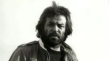 «ایرج قادری» در کنار «افسانه بایگان» و «افسانه پاکرو» در حال خرید لواشک