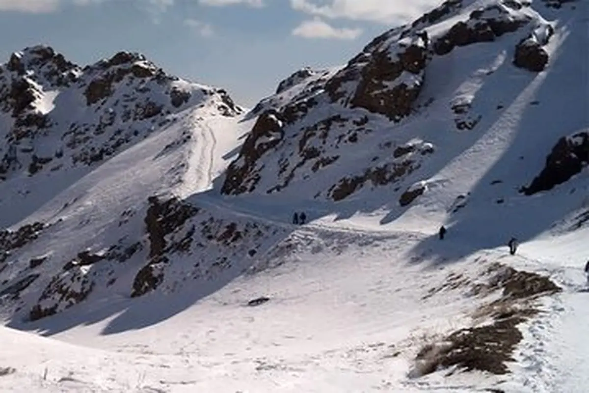 گم شدن ۵ کوهنورد در برف سنگین این شهر