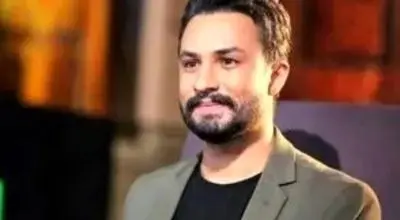 حضور مصطفی راغب با یک قاب عکس در تجمعات