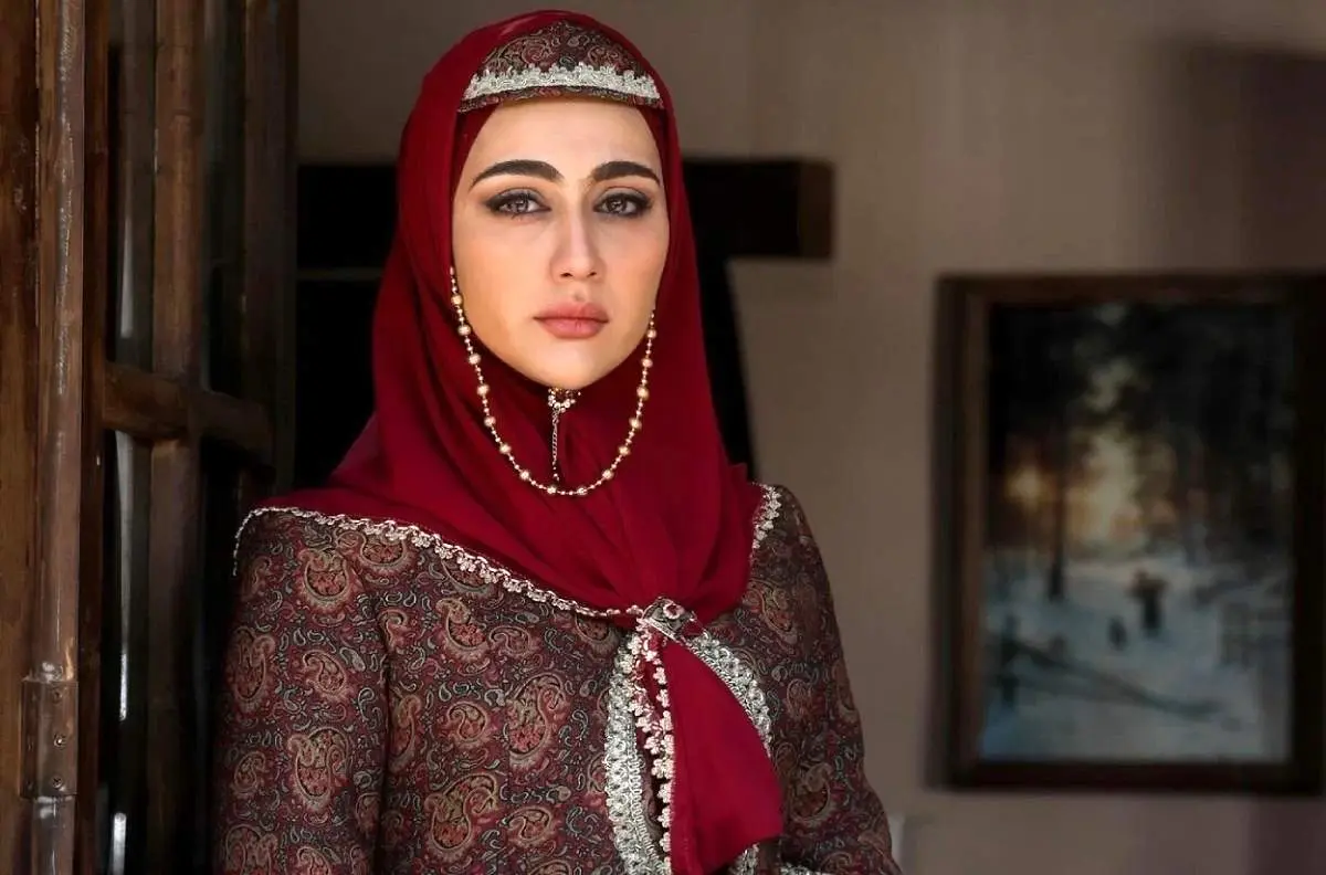 بازیگر زیبای سریال گیلدخت با یک استایل پاییزی