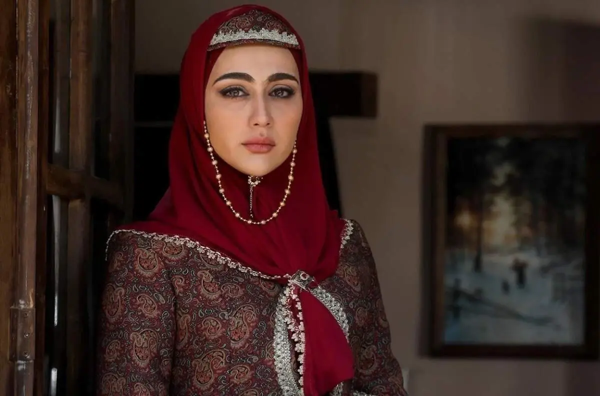 بازیگر زیبای سریال گیلدخت با یک استایل پاییزی