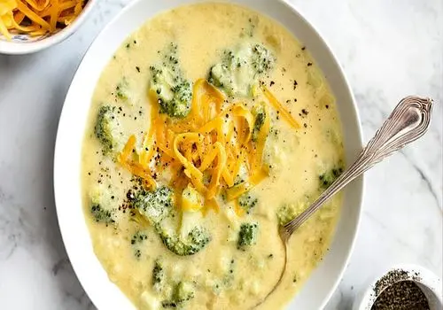 طرز تهیه سوپ بروکلی و پنیر چدار
