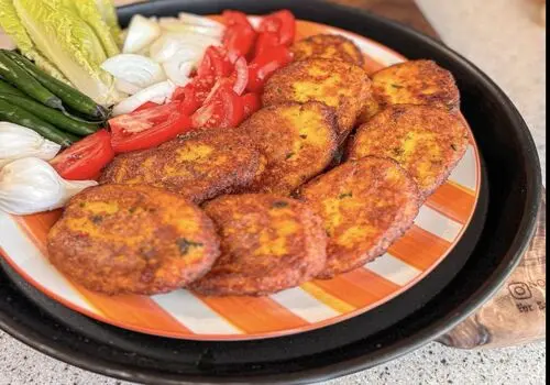 طرز تهیه کوکو مرغ کردی؛ شام خوشمزه و مقوی