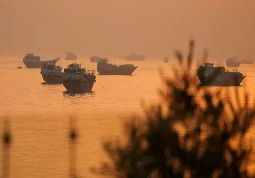 داده‌های بین‌المللی کشتیرانی و بازار نفت در خصوص تنگه هرمز چه میگویند؟