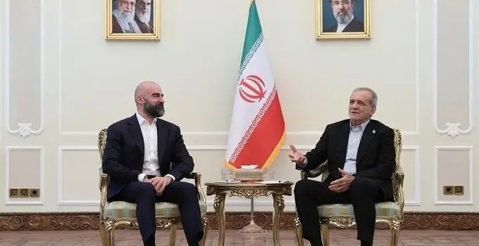 پزشکیان: برای حل مسائل با همسایگان آماده گفت‌وگو و تعامل هستیم