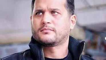  وداع بی‌صدا سیاوش خیرابی بر مزار پدرش + فیلم