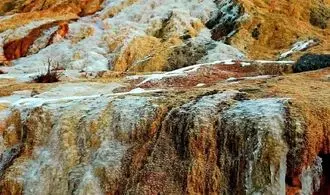 مناظری چشم نواز از آبشار نیمه یخ زده چایپاره در آذربایجان غربی+ تصاویر 