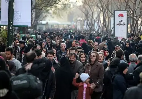  پسر نیمه‌برهنه در صندلی عقب دنا پلاس دستگیر شد
