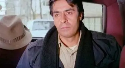 تصویری کمتر دیده شده از خسرو شکیبایی در ۱۸ سالگی پای خمپاره انداز