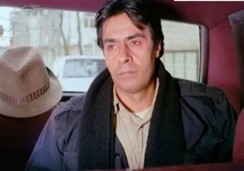 تصویری کمتر دیده شده از خسرو شکیبایی در ۱۸ سالگی پای خمپاره انداز