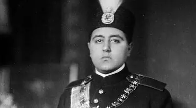 توصیف جیمز مونسریف بالفور از احمدشاه قاجار/ شاهی در انزوا و ترس